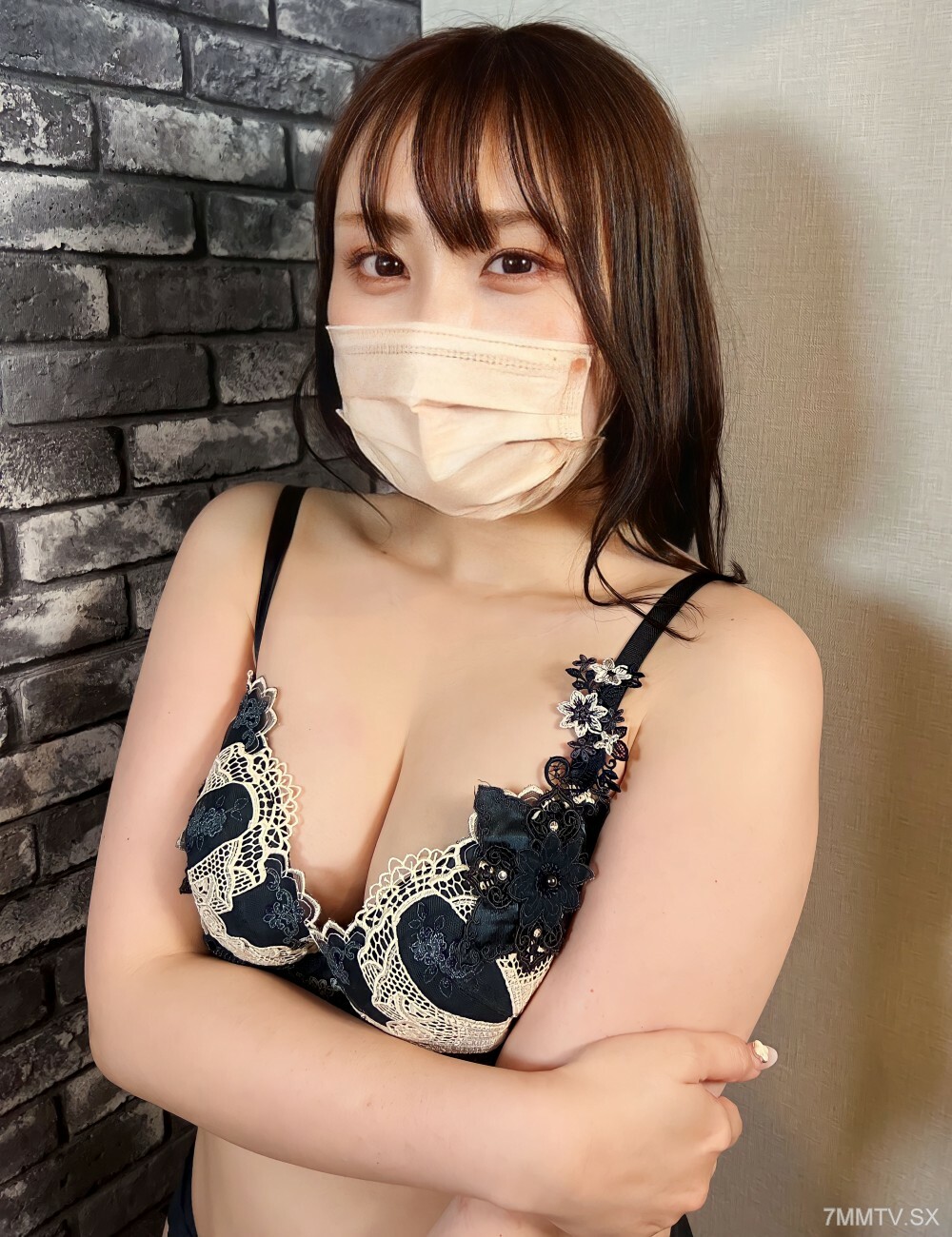 FC2-PPV-3485986 某店人气No.1同意浸泡F杯剃须灯休息女NTR