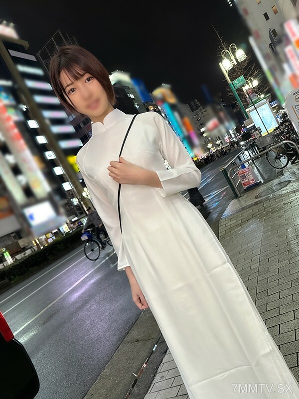 FC2-PPV-3632316 归来的越南*女，由衣 (18) 纯白色背景