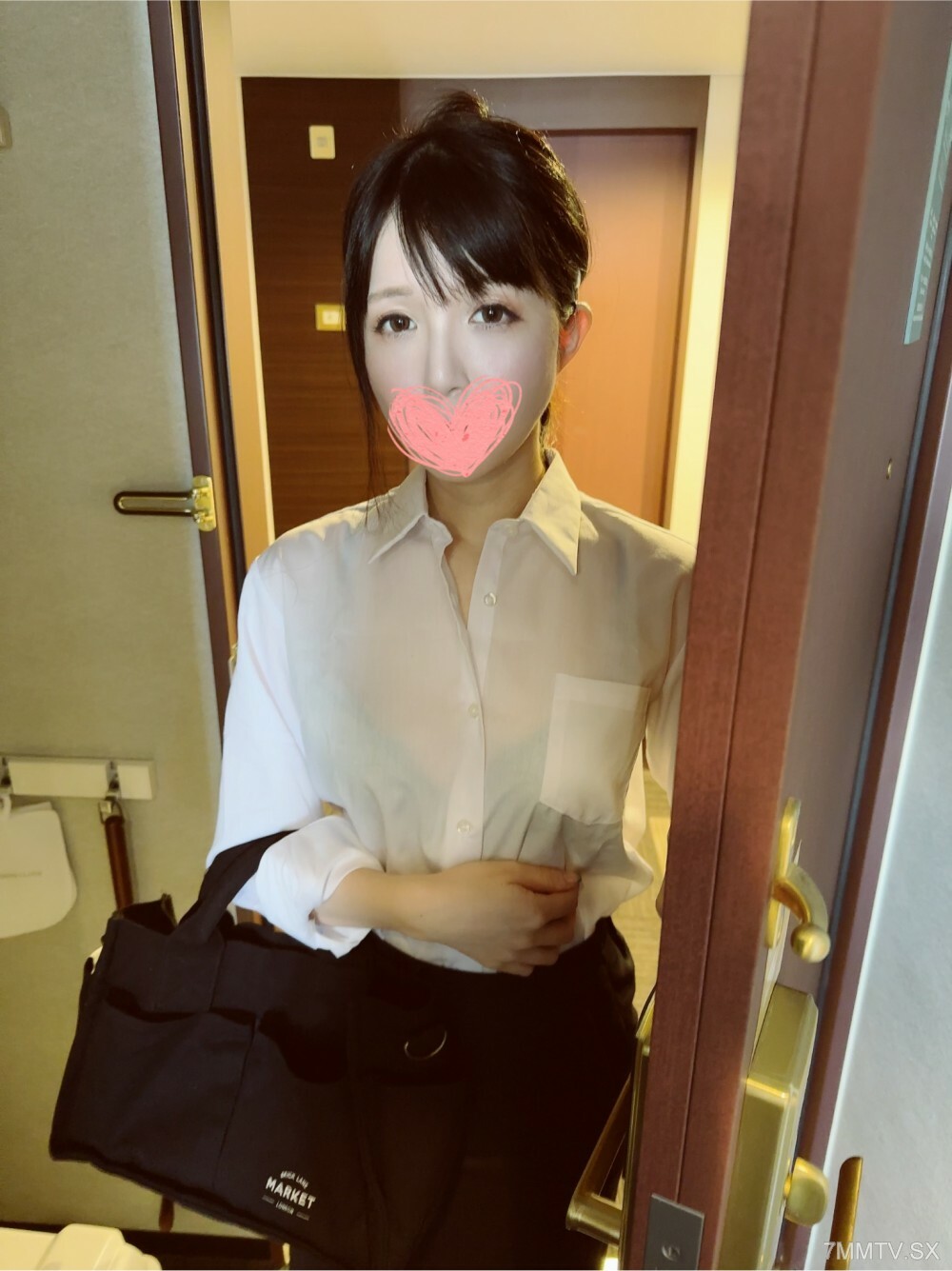 FC2-PPV-4077630 现实生活中商人与美容院的实际协商。我是无情的治愈者