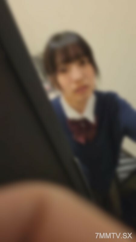 FC2-PPV-4178083 美少女直播网第一名蒖裖一位不知名老人的阴茎插入