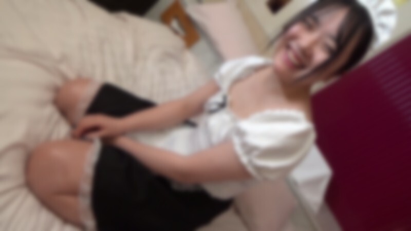 FC2-PPV-4617120 我们找了一个笑容灿烂的 18 岁女孩，一个性欲旺盛的早泄患者来为我们服务！床因为连续不断的喷射而濒临崩溃！在她那淫荡的、著名的阴道深处连续三次中出！奖励：精致的滚动口交，挤出第四大股精液！