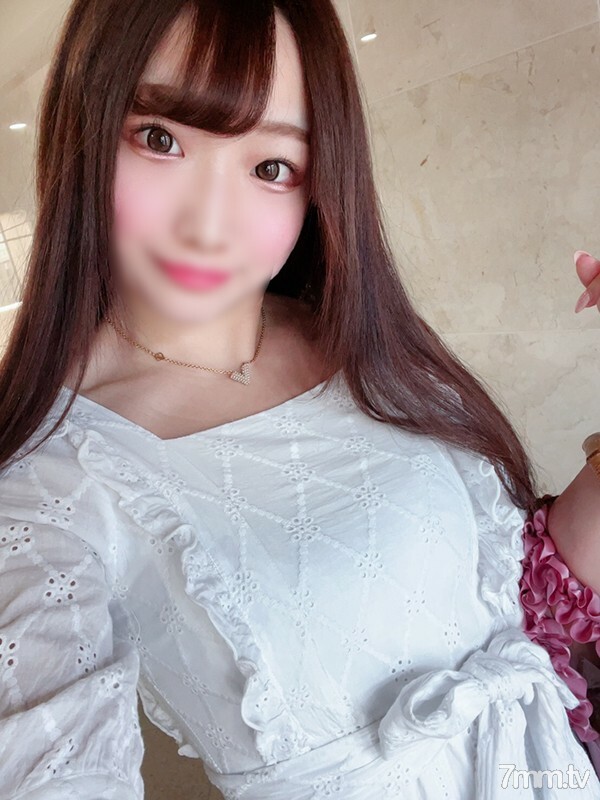 FC2-PPV-2067879 完整的外观★ 白皙整洁的18 岁现役女○ 学生！只看鸡巴就湿透的普通少女隐藏的变态情色！危险的 Nissei Saddle 没有性知识，因为它太天真了 ★ 大量阴道射在还不知道精液味道的粉红色阴户中 * 特别