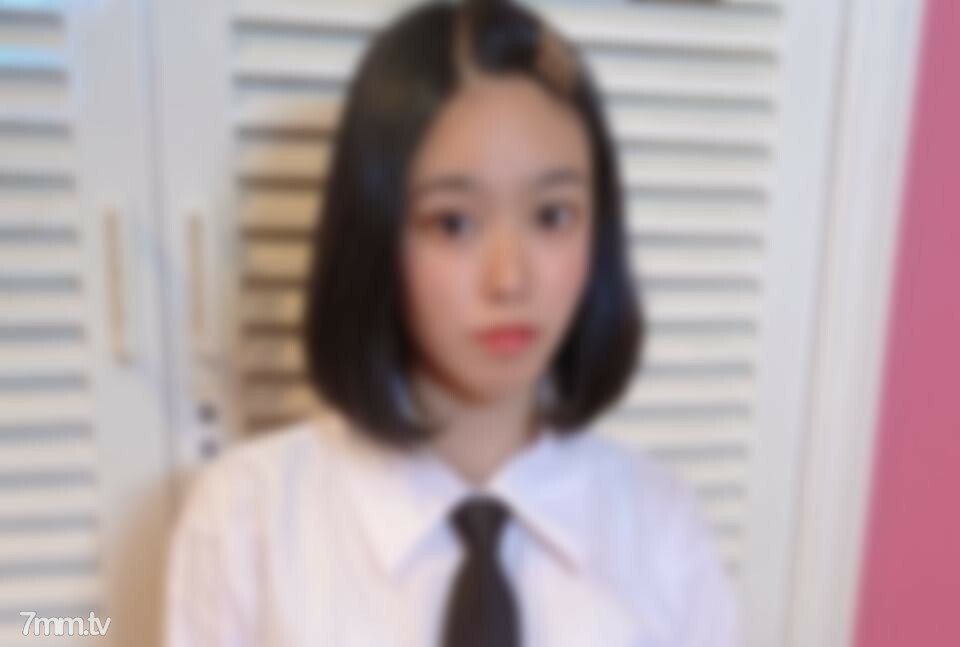 FC2-PPV-2101721 一个睡在网吧里的女孩。受不了公公的一跃而孤单绝望离家出走的少女。舔未完成的身体和大量的阴道暨射在未成熟的阴部。