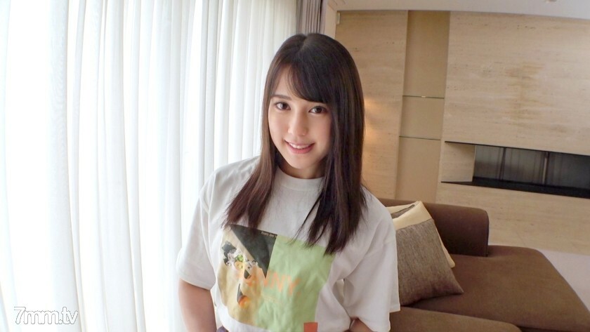 SIRO-4664 【第一枪】【透亮的美肌】【美少女】发现了一个有偶像一样漂亮脸蛋的活跃JD。少有遭遇和挫折的年轻美丽的身体，泛著白皙的肌肤，散发著淫荡的光芒。应用业余，第一次 AV 拍摄 244